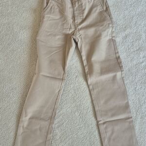 New Old Navy slim school uniform chino pants for boys
Size 6